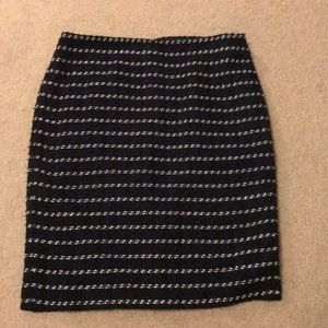 Ann Taylor factory skirt. Black/blue/white Size 10